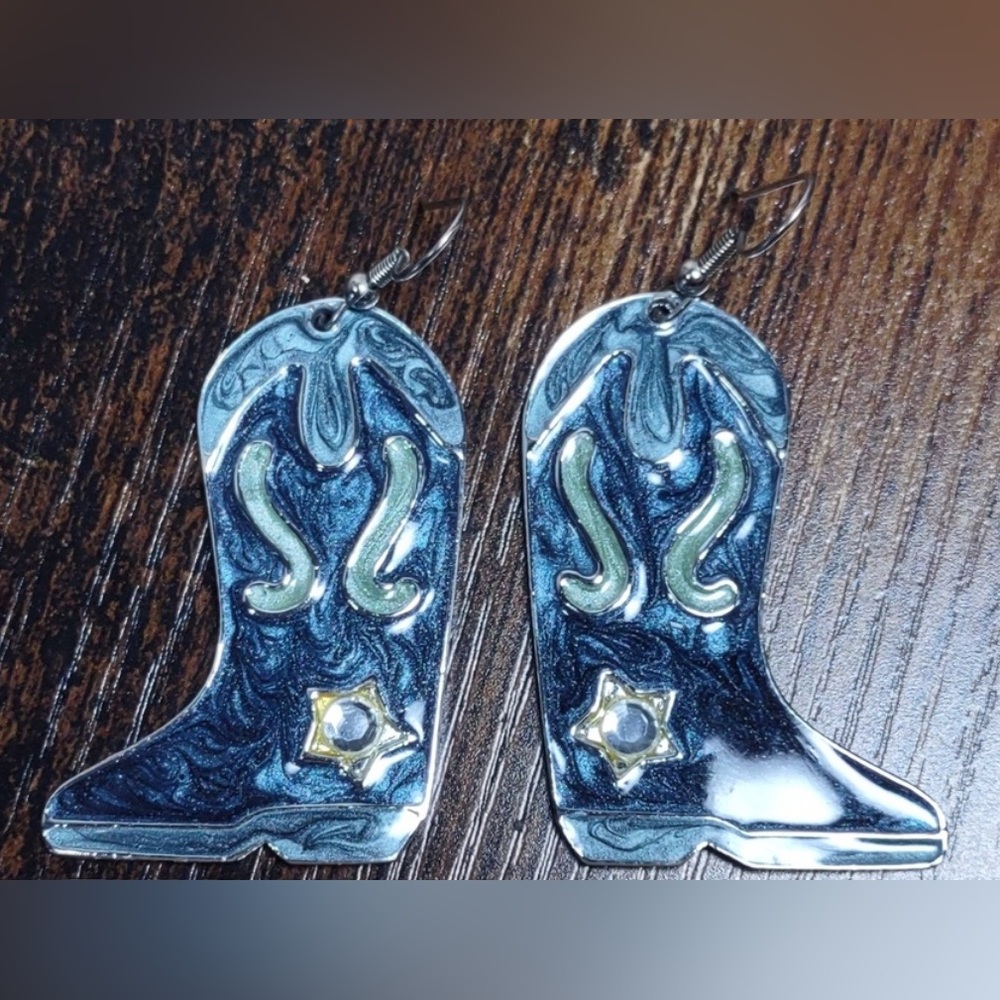 🚩 🆕 denim blue enameled cowboy boots with rhinestone stars.  Size: OS